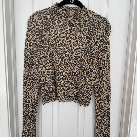 NWOT UO Out From Under Women's Leopard Print Gracen Turtleneck Top Size Large - Picture 4 of 16